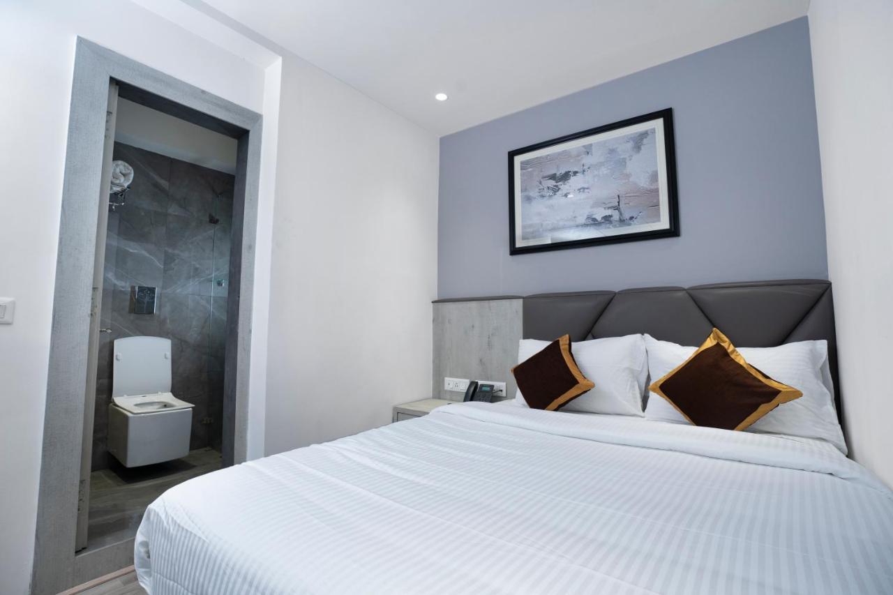 Hotel Poiisse Kalkuta Zewnętrze zdjęcie