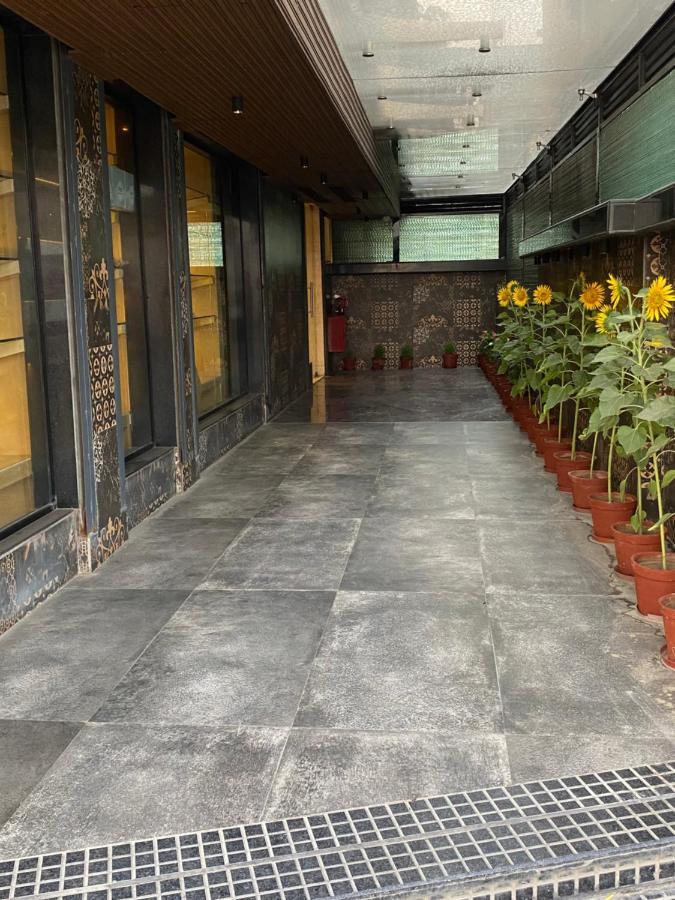 Hotel Poiisse Kalkuta Zewnętrze zdjęcie
